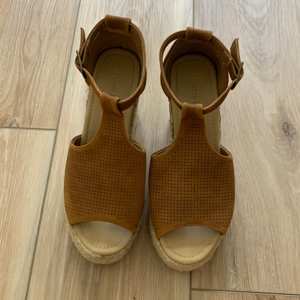 Pierre Dumas Women’s wedge